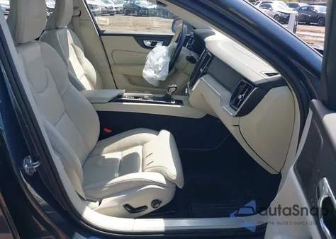 2019 Volvo S60 T6 Inscription from USA, damaged, VIN 7JRA22TL2KG012176